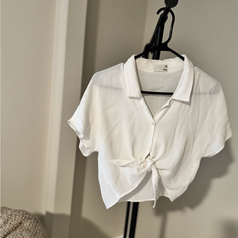 Aritzia Wilfred Free Huang Button-Down Tie Front Shirt